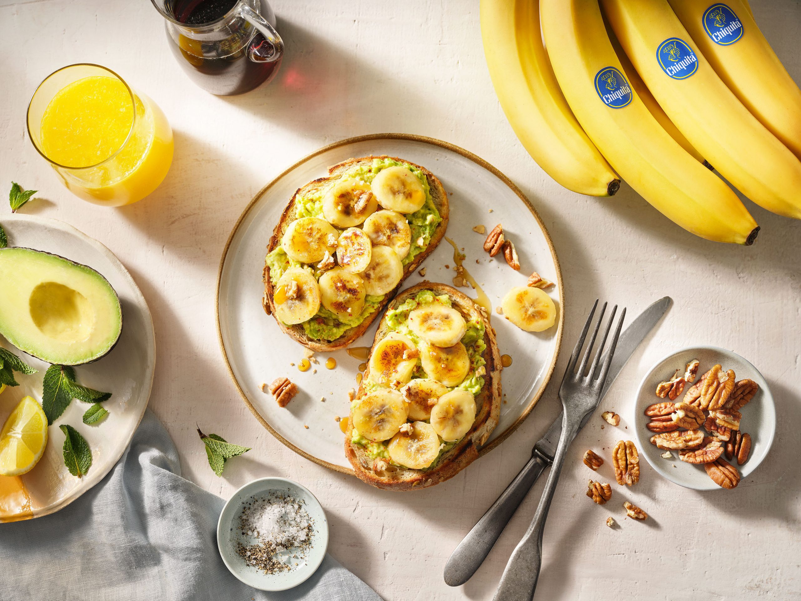 Frukosttoast med avokado och Chiquita-banan