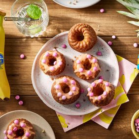 Minibanantårtor med vanilj och ananas